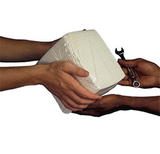 Picture of DRC Quarter Fold White Wipers - Light Wht 900/case (18x50) 12" x 12"